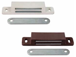 25pz cricchetto magnetico rettangolare gigante - mm.87x20x15h. in plastica marrone cod:ferx.fer6033